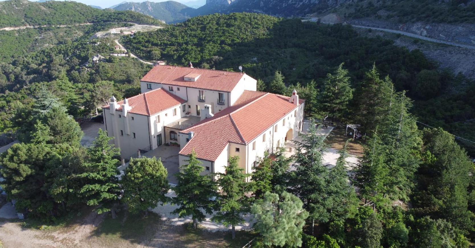 Hotel Gorropu 3*
