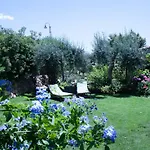 Villa Sweet Simius