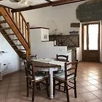 Studio Apartments-Ucuppu