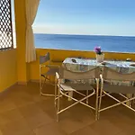 La Casa Gialla