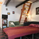 Affascinante Monolocale In Palazzo Storico, 50Mtr Da Piazza Azuni