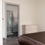 Ichnos House