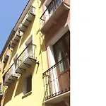Oldtown Romantic Apartment