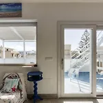 Pais House