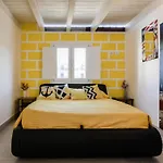 Pais House