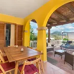 Emeraldway - Appartamento Garden And Terrace