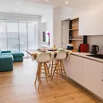 Calabona'S Promenade Apartment