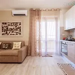 Lovely Apartment Next To The Beach With Air Conditioning And Wifi