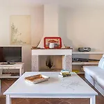 2 Bedroom Stunning Home In Golfo Di Marinella