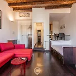 Piazza Yenne Apartment