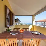 Casa Con Vista Mare E Monti
