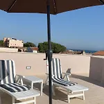 Appartamento Con Terrazza, A Due Passi Dal Mare