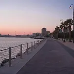 Le Scale Sul Porto . Marina Centro Storico. Ac