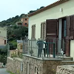 Molara Ichnos House
