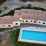 Residence Baia Sant Anna Con Piscina