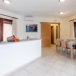 3 Bedroom Cozy Home In Trinita Dagultu Ot