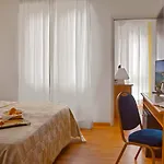 Mistral2 Hotel