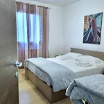 Valevalehome - Home Gallery With Fully Equipped Kitchen, Reserved Parking, Big Garden