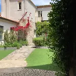 Tra Storia E Realta