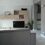 Vale'S Garden Flat