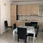 Bilocale Con Cortile