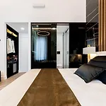 Nero Luxury Suites
