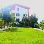 Le Rose Di Santina
