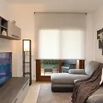 Comfy Living! Renovated 2 Rooms At Ambra Apartments-Lift-Secure Parking-Great Area!