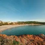1 Bedroom Cozy Apartment In Isola Rossa