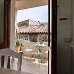Domo Mea Terra E Domo Mea Chelu - Comfort Nel Centro Storico Di Orosei