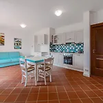 Pgs Immobiliare Srls Guardioli 01 Villetta A Schiera Con Terrazza E Posto Auto La Maddalena