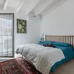 Pula Modern Apartment With Private Parking!