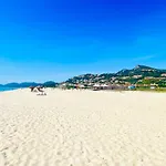 20 Steps From The Beach