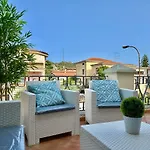 Jennas-Grecale Apartment