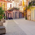 Appartamento Rosso Buoni E Cattivi