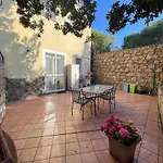 Bilocale Con Spazio Esterno