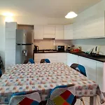 Appartamento Trilocale Vicino Al Centro Di San Teodoro