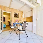 Pied A Terre