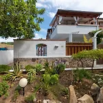 Lovely Garden Apartment To Private Heated Pool