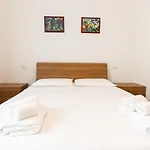 Theo'S Rooms