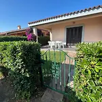 Iss Travel, Cottages Le Canne - Private Outdoor Area With Table And Chairs
