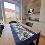 Happy Holiday Apartment