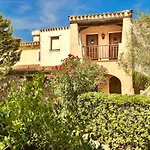 Isa-Residence Wityh Swimming-Pool Near Porto Cervo And Only 350 Meters From The Beach