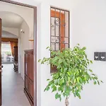 As 10 House