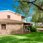 Isa-Apartments With Air Conditioning And Private Outdoor Space In San Teodoro