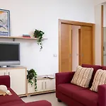 Old Charm - Seaview Apartment