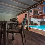 Relaxing Cristal Blu Studio Sleeps 4 Num1494