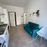Guest - Comodo Appartamento A Pochi Minuti Dal Mare!