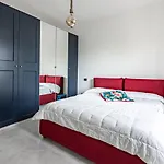 Cagliari Flat: Near The Station With Balcony!