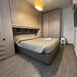 Pm 10 Via Joan Miro Guest House